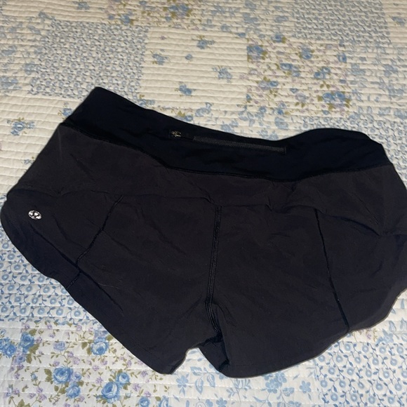 Lululemon Speed Up Low-Rise Lined 2.5” Short - Picture 2 of 4